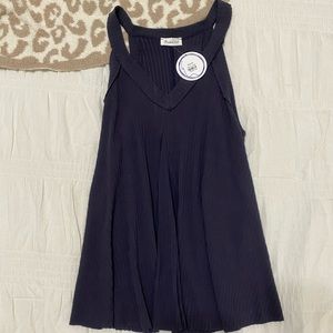 NWT navy flowy tank